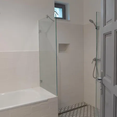 Balatongyoeroeki Szepkilato Nyaralo *